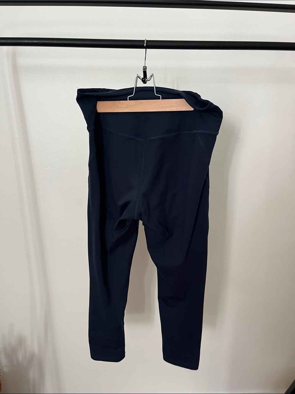 Girlfriend Collective Midnight Compressive High-Rise Legging - Picture 2 of 4
